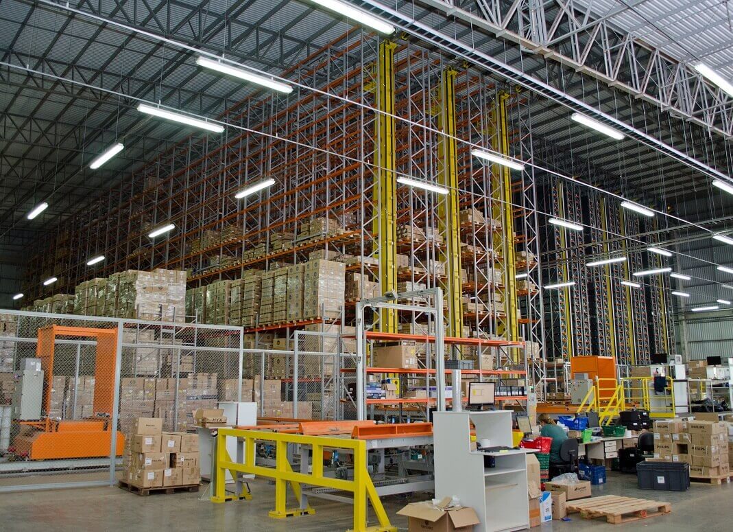 Foto da estrutura do grupo Hayamax. HH AUDIO faz parte desse grupo empresarial com 50 anos de experiência no mercado.